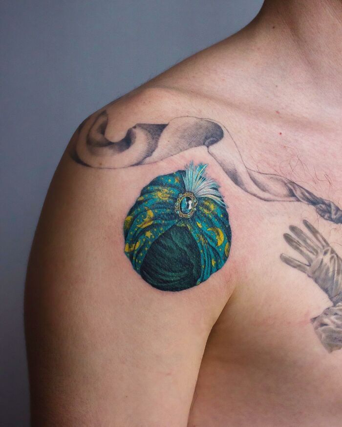 As pessoas vão a esta artista para fazer tatuagens de joias permanentes (40 fotos) 15