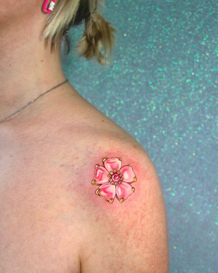As pessoas vão a esta artista para fazer tatuagens de joias permanentes (40 fotos) 32