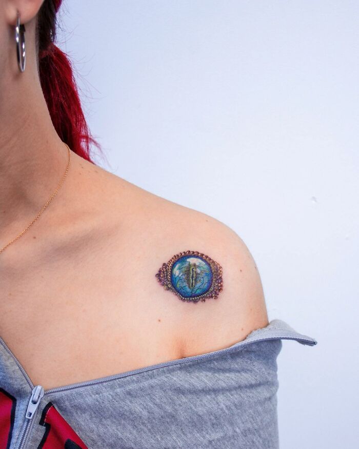 As pessoas vão a esta artista para fazer tatuagens de joias permanentes (40 fotos) 35