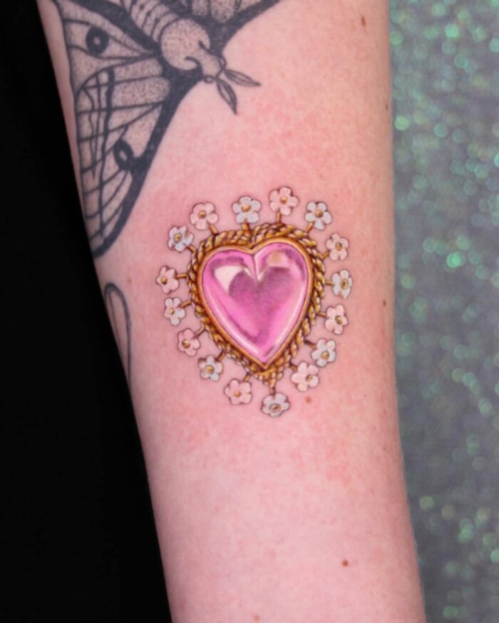 As pessoas vão a esta artista para fazer tatuagens de joias permanentes (40 fotos) 36