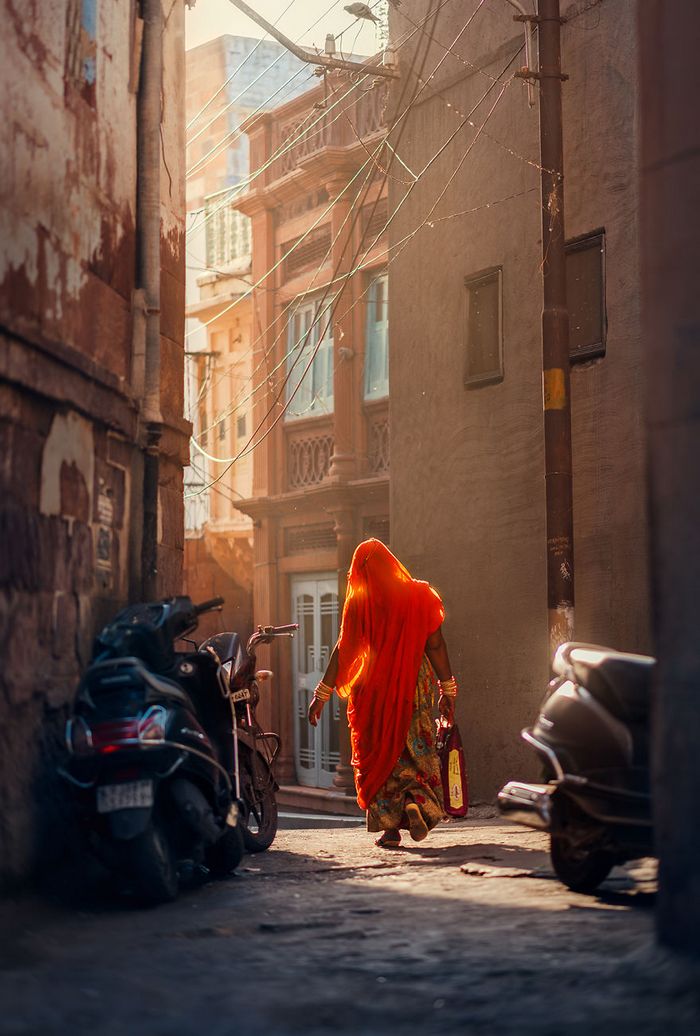 O lado tranquilo da vida urbana nas ruas estreitas do sul da Ásia (36 fotos) 35