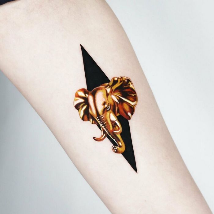 Artista de Manhattan tem uma habilidade incrível de criar tatuagens douradas hiper-realistas (38 fotos) 11