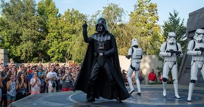 Insólito: Veja Darth Vader e os Stormtroopers duelando na pista de dança ao som de MC Hammer