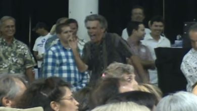 Jim Carrey é encontrado em uma festa do futuro chapado 5