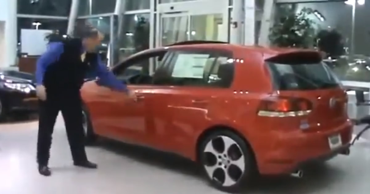 Nunca compre um carro com esse vendedor