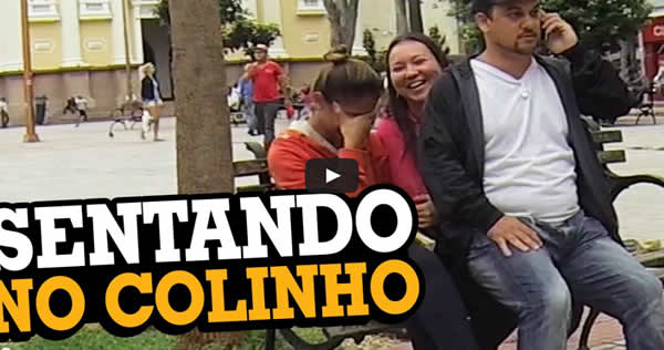 Sentando no colo de estranho