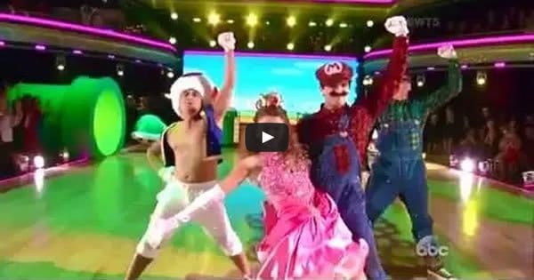 Dança dos Famosos - Apresentação com tema Super Mario Bros 30