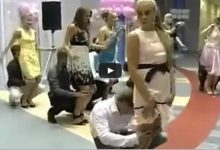 A competição mais estranha que você vai ver em um casamento 10
