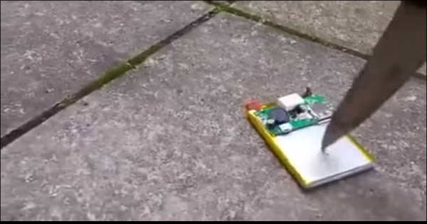 O que acontece quando se fura uma bateria de celular