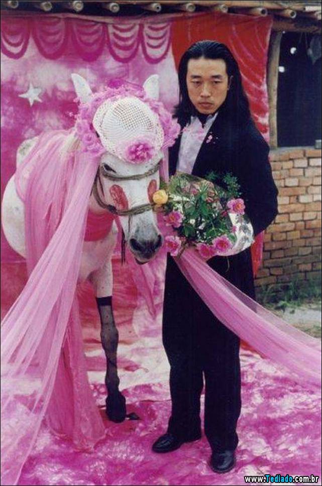 pessoas-estranhas-nas-redes-sociais-32