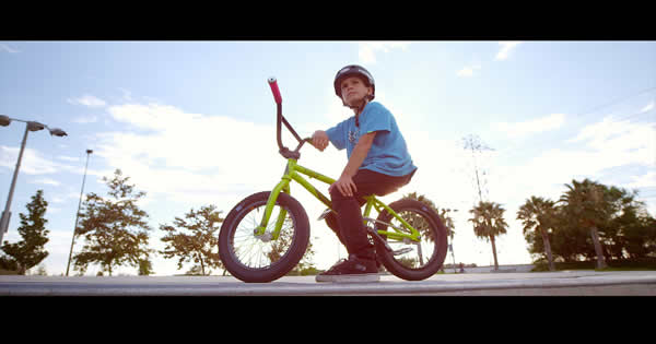 Veja o que esse garoto de 10 anos faz com uma bike 7