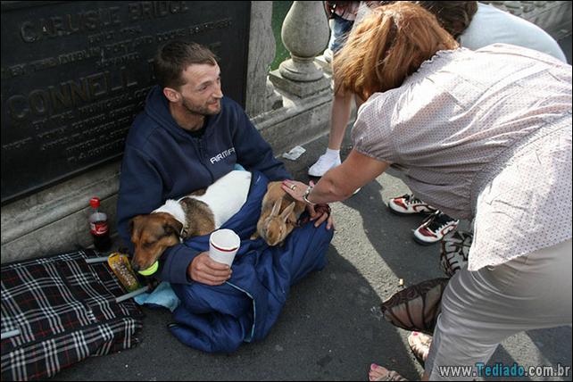 morador-de-rua-e-seus-cachorros-09