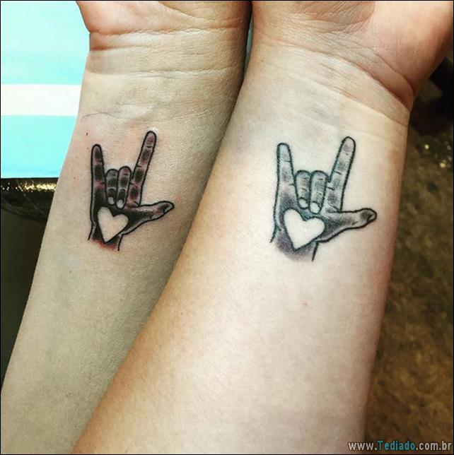 tatuagens - tatuagens mae e filha 02 - 34 Tatuagens de Mãe e Filha mostram seu vínculo inquebrável - foto tatuagens-mae-e-filha-02 tatuagens - tatuagens mae e filha 02 - 34 Tatuagens de Mãe e Filha mostram seu vínculo inquebrável