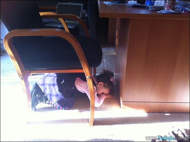 crianca-mestre-brincadeira-esconde-07