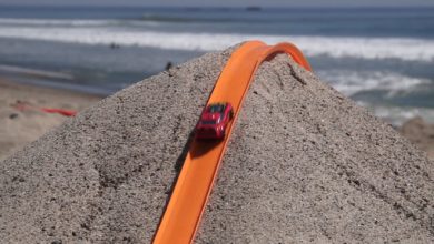 Pista de Hot Wheels na praia 5