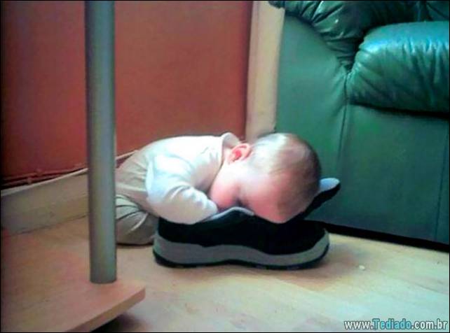 fotos-dirvertidas-criancas-dormir-lugar-31