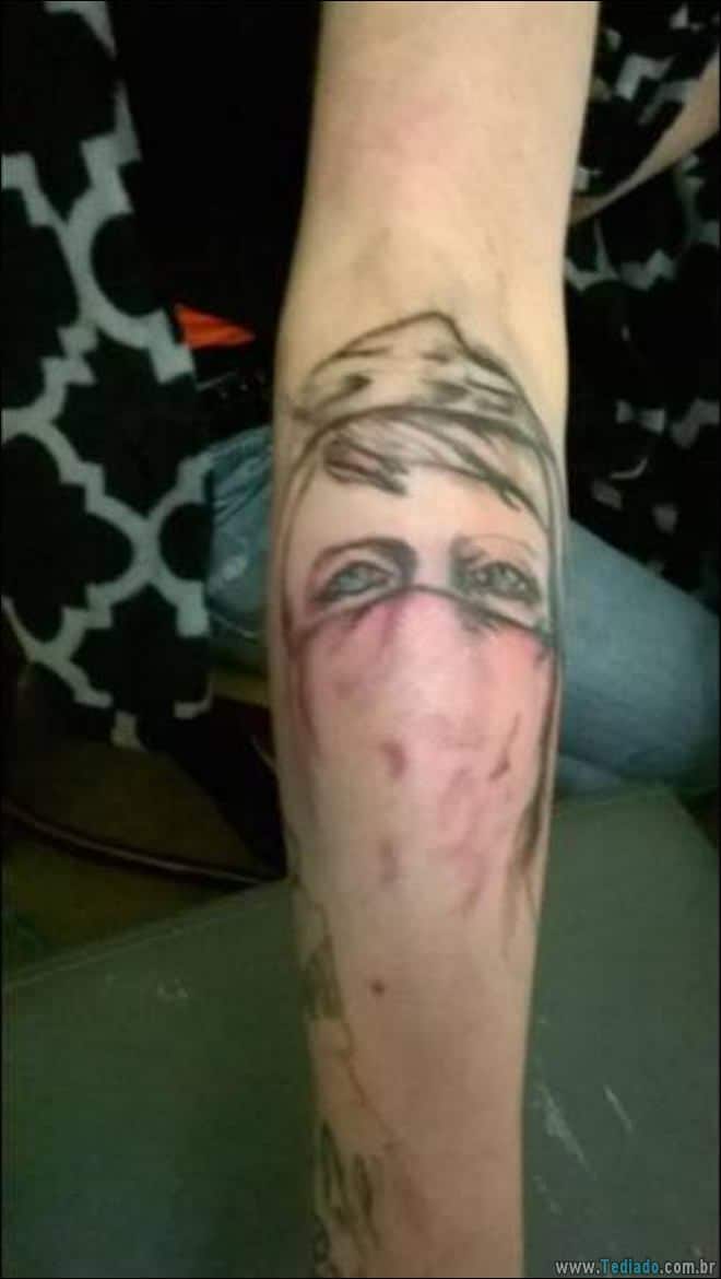 24 Tatuagens feias e estranhas já feitas 12