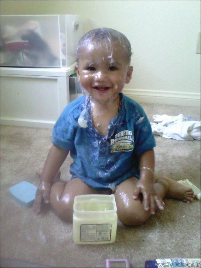 28 fotos divertidas que mostram o que acontece quando crianças ficar sozinhas 19