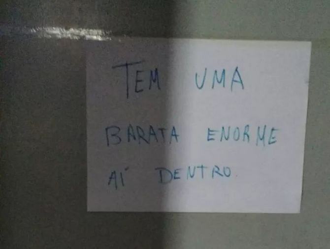 18 avisos engraçados que você só encontra nos banheiros brasileiros 1