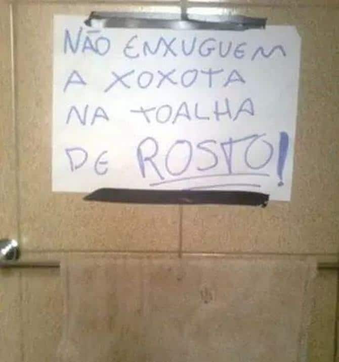 18 avisos engraçados que você só encontra nos banheiros brasileiros 17