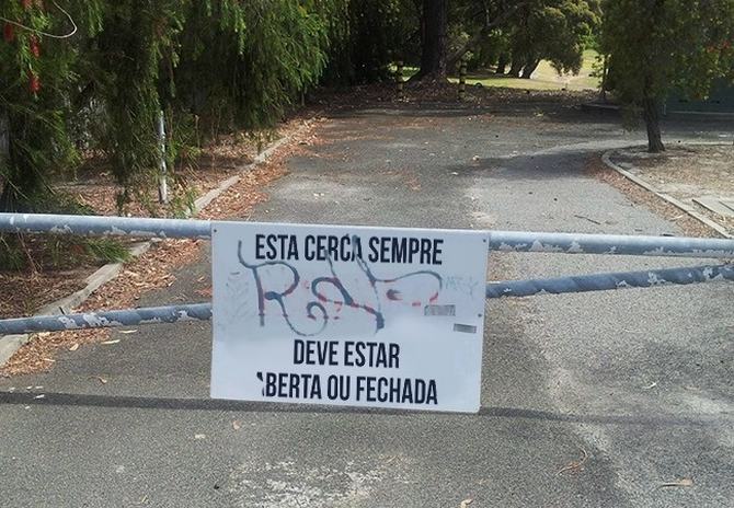 20 placas épicas encontradas no Brasil 3