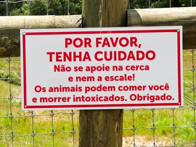 20 placas épicas encontradas no Brasil 14