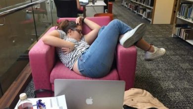 23 pessoas divertidas que esta dormindo em lugares diferente 7