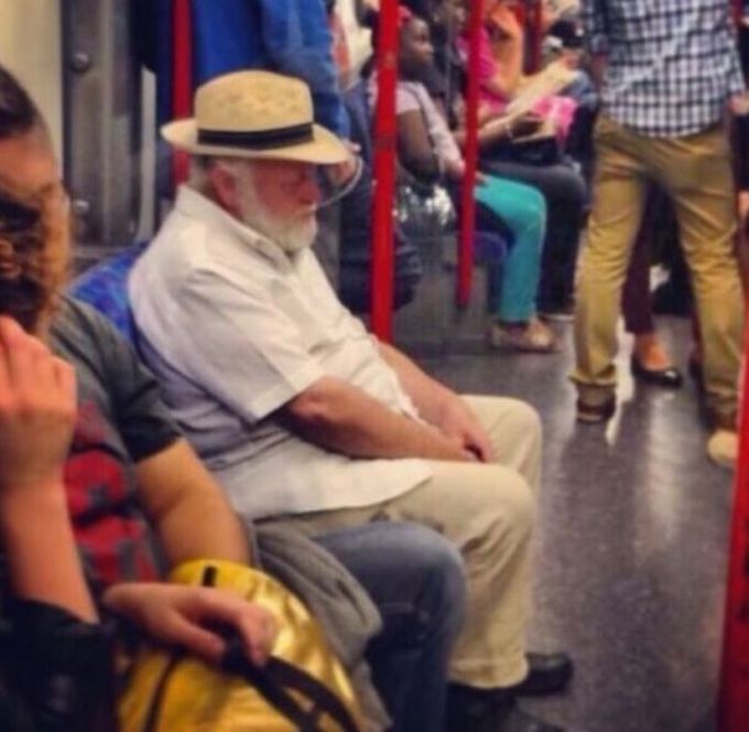 34 pessoas que fez um cosplay por acidente que merecem um premio 10