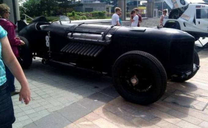 Cala a boca e toma meu dinheiro