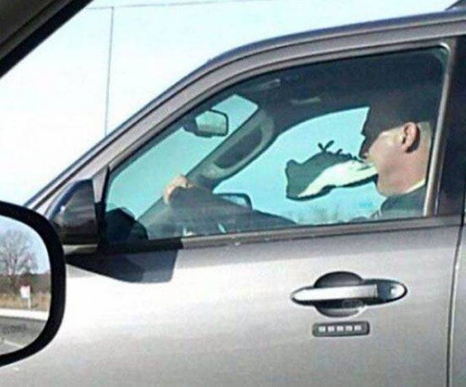 Homens fazendo coisas estranhas e malucas (32 fotos) 2