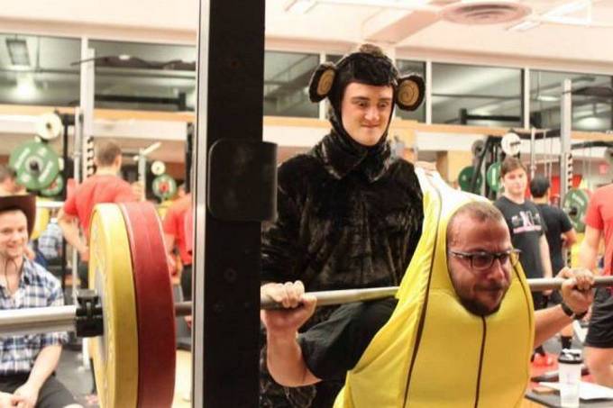 Homens fazendo coisas estranhas e malucas (32 fotos) 12