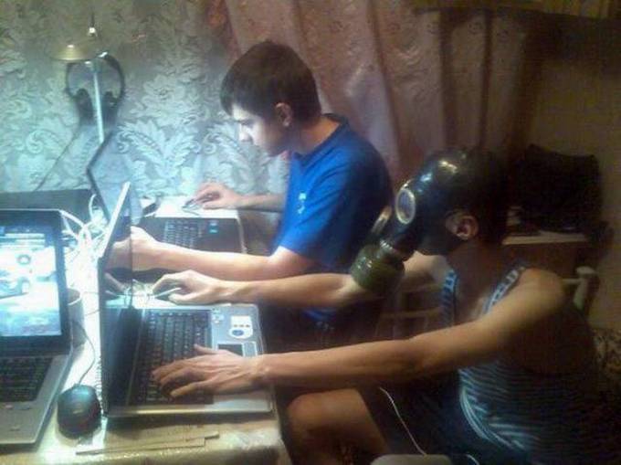 Homens fazendo coisas estranhas e malucas (32 fotos) 18