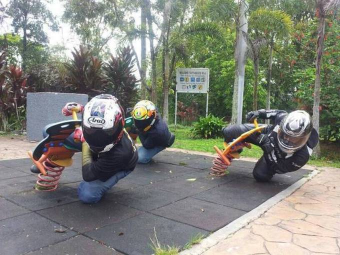 Homens fazendo coisas estranhas e malucas (32 fotos) 19