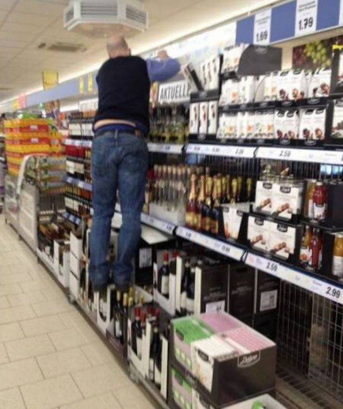 Homens fazendo coisas estranhas e malucas (32 fotos) 22