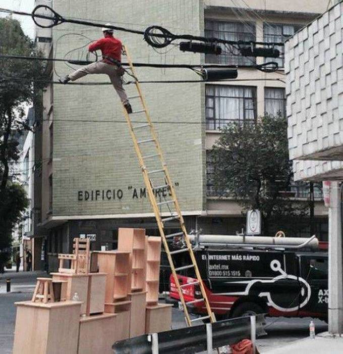 Homens fazendo coisas estranhas e malucas (32 fotos) 23