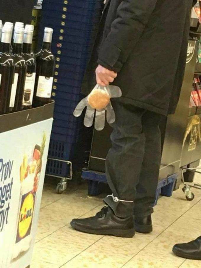 Homens fazendo coisas estranhas e malucas (32 fotos) 26