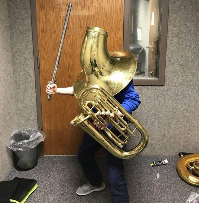 Homens fazendo coisas estranhas e malucas (32 fotos) 27