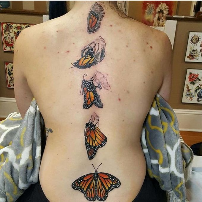 33 inspirações de tatuagem para fazer na coluna 16