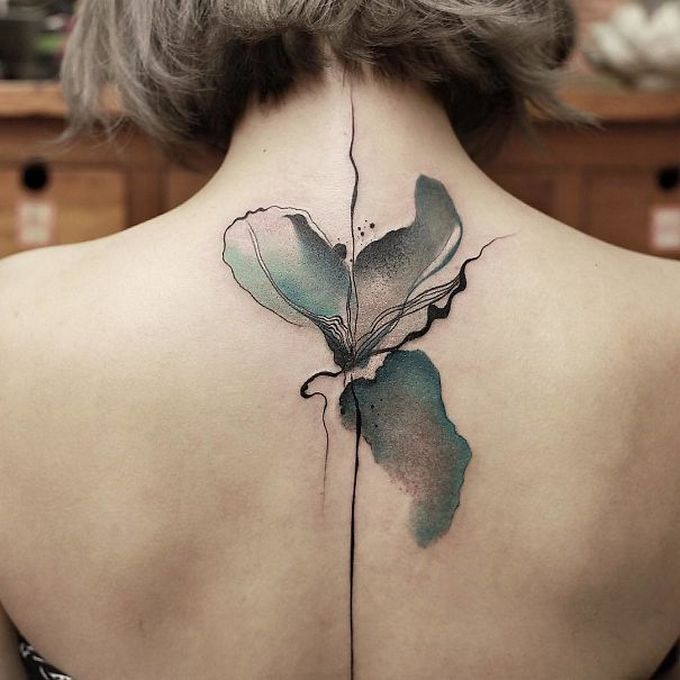 33 inspirações de tatuagem para fazer na coluna 17