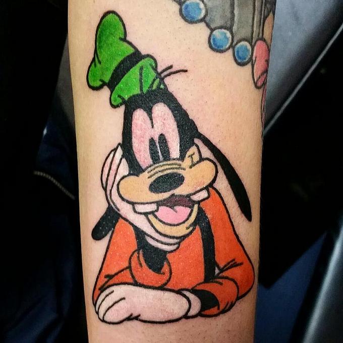 25 pessoas que transformaram memórias de infância em tatuagens dignas de serem premiadas 18