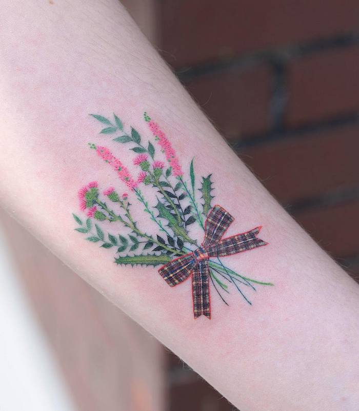 24 pequenas tatuagens que destacam a feminilidade melhor do que um vestido preto 4