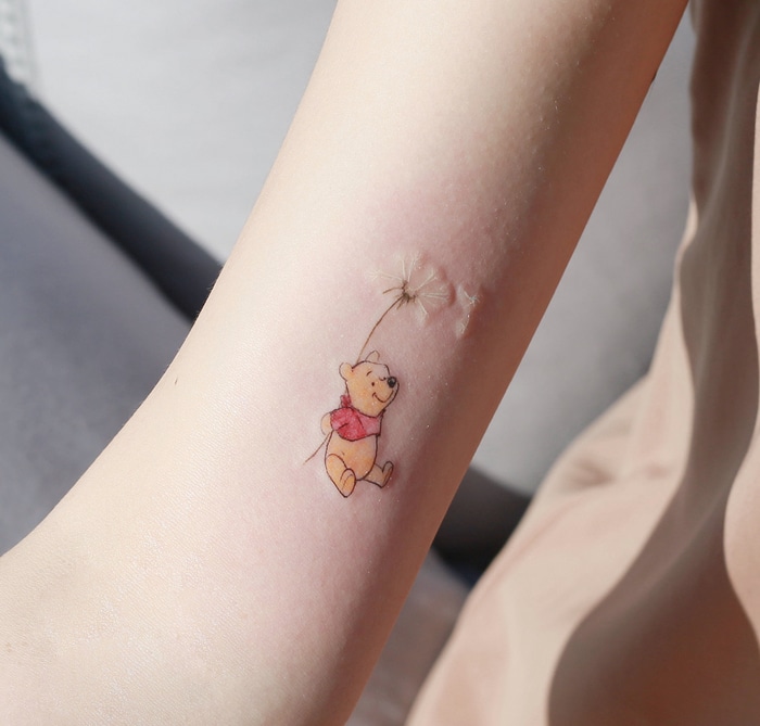 24 pequenas tatuagens que destacam a feminilidade melhor do que um vestido preto 6