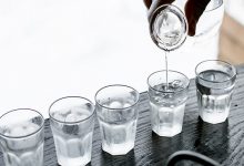 35 dicas incríveis de como usar vodka que não envolvem bebedeira