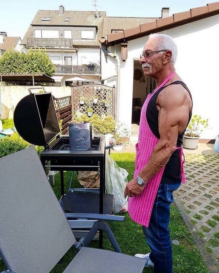 Eu convidaria todos os meus amigos para mostrar meu vovô legal
