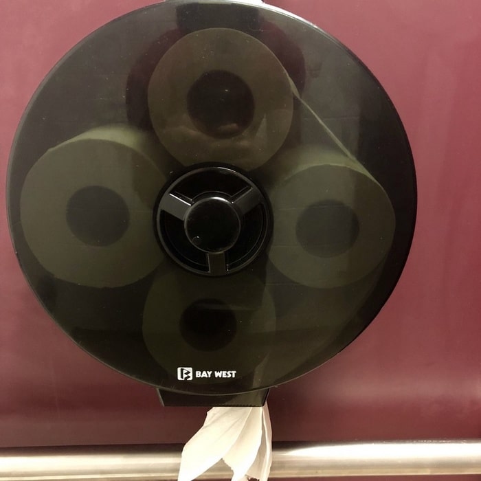 Problema resolvido para papel no banheiro