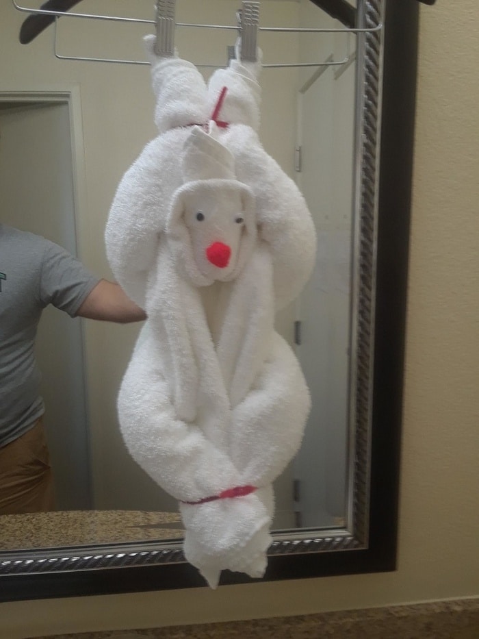 Uma abordagem criativa pelo serviço de quarto é sempre apreciada