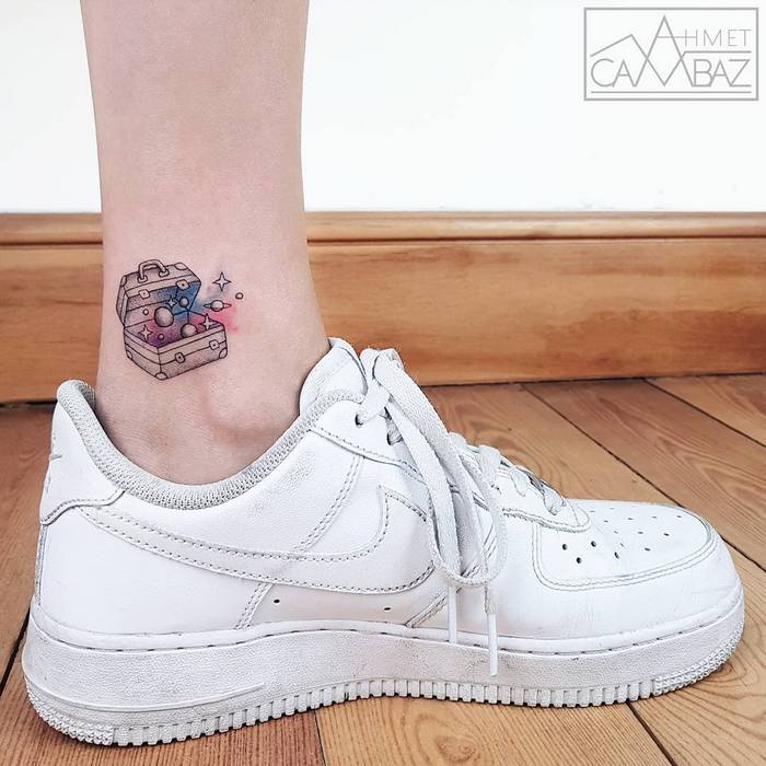 33 tatuagens pequenas que é difícil de parar de olhar 11