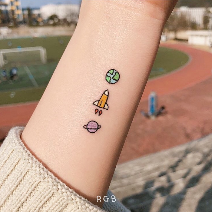 33 tatuagens pequenas que é difícil de parar de olhar 15