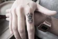 33 tatuagens pequenas que é difícil de parar de olhar 11