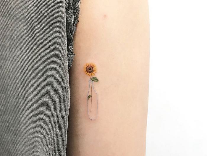 33 tatuagens pequenas que é difícil de parar de olhar 26